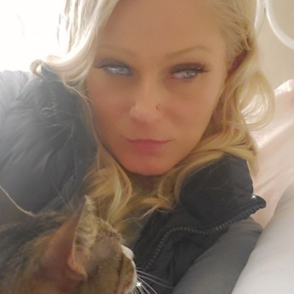 Meet your Posher, Autumn - Picture 3 of 4